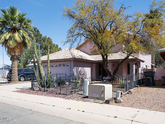 3rd image of 1854 N CENTER Avenue