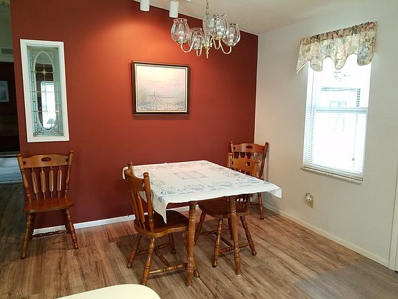 4th image of 1628 Pinehurst Dr