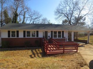 3024 Carr Ct, Winston Salem, NC 27105