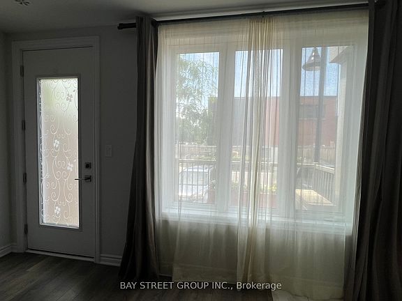 3rd image of 95 Eastwood Park Gdns #12