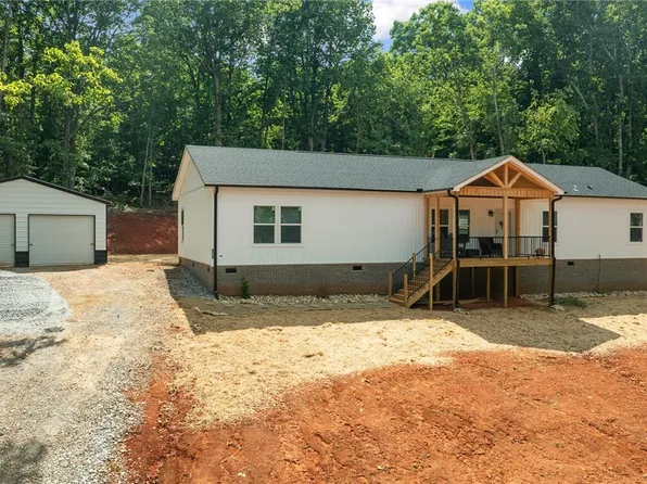 825 Old Cedar Rock Rd, Easley, SC 29640