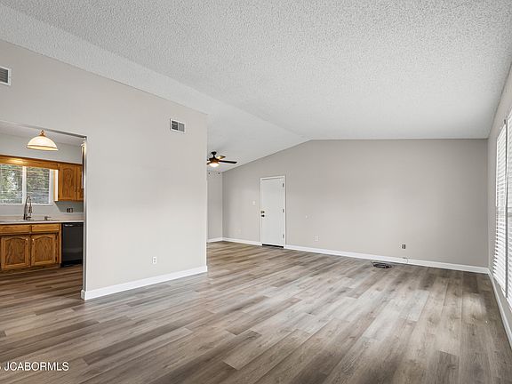 4th image of 109 Wagonwheel Dr