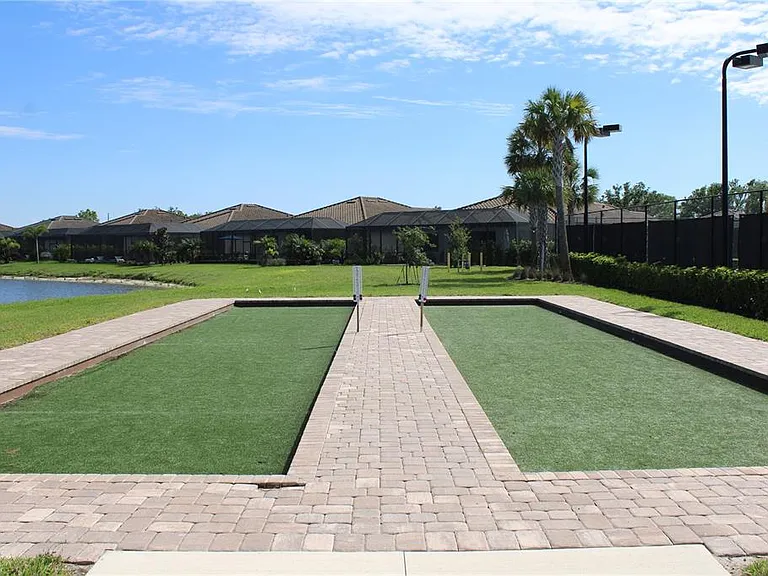 6647 Clairborne Ln — Photo 37