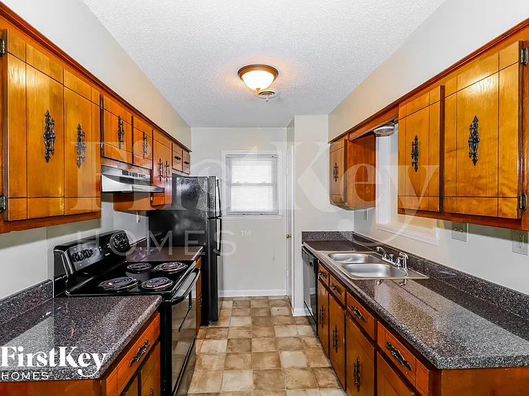 2786 Dromedary Dr — Photo 6