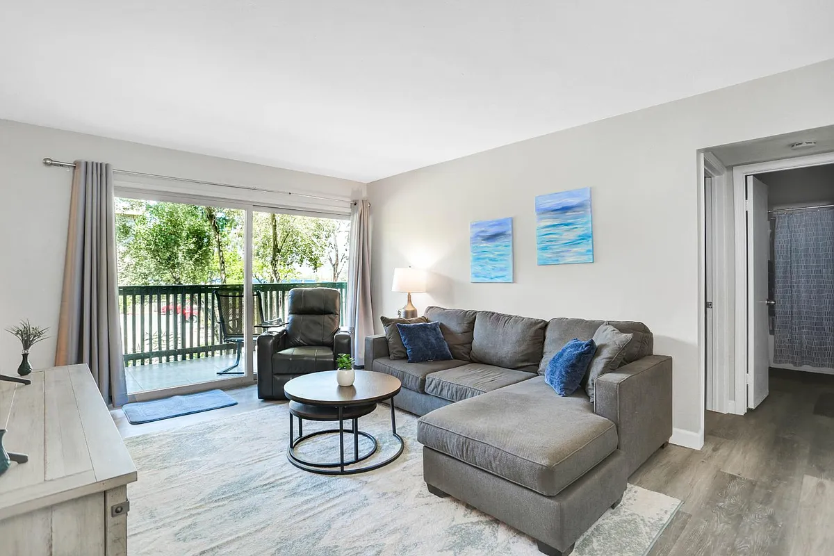 Unit Photo - 6406 Friars Rd #133