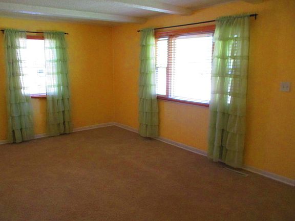 4th image of 906 Lemorr Ave