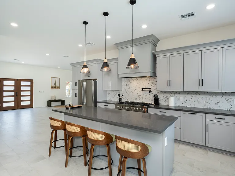 5049 E Shaw Butte Dr — Photo 33