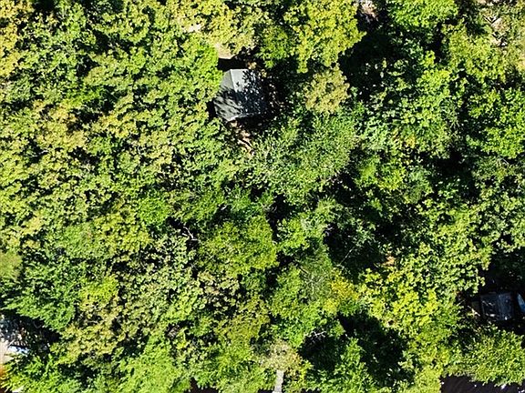 3rd image of 64 Lake Haven Rd