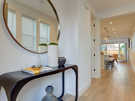 2nd image of 1627 S Mansfield Ave #1627