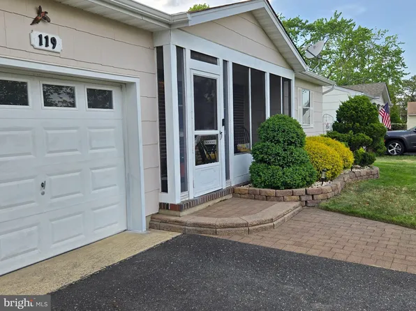 119 Bolingbroke Ct, Toms River, NJ 08757
