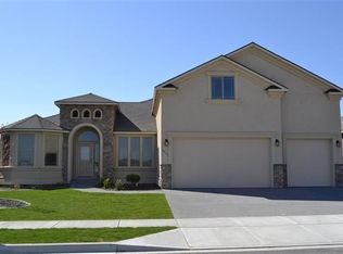 1013 Nevada St, Kennewick, WA 99336