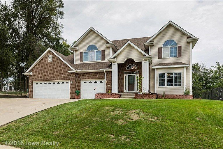 1st image of 814 Greenwood Hills Dr
