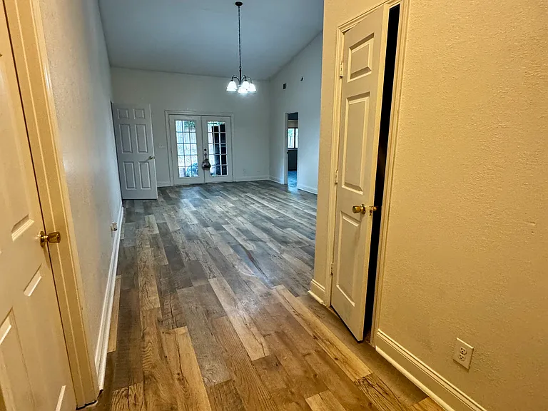 142 Lake Pointe Dr — Photo 3