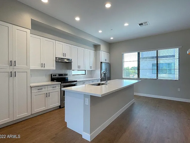 3215 E Flower St #13 — Photo 33
