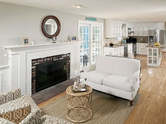 5th image of 4 Apple Hill Ln
