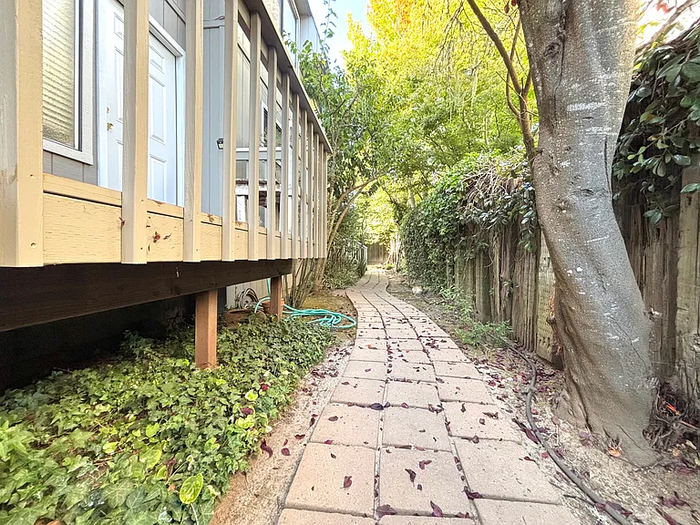 140 Don Lorenzo Ct — Photo 22