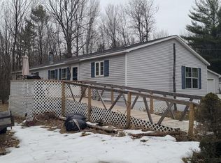 24 View Ln, Oxford, ME 04270