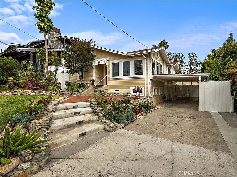 541 Oak St — Photo 4