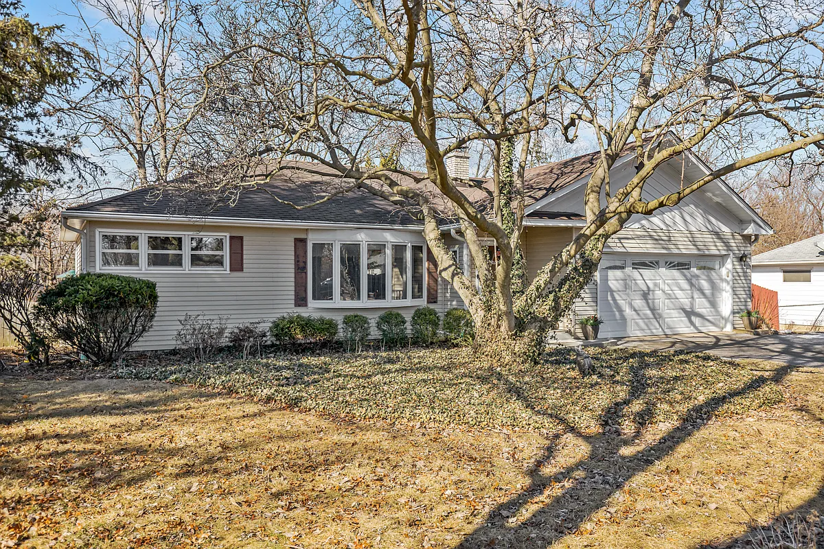 1240 S Oakland Ave photo 1