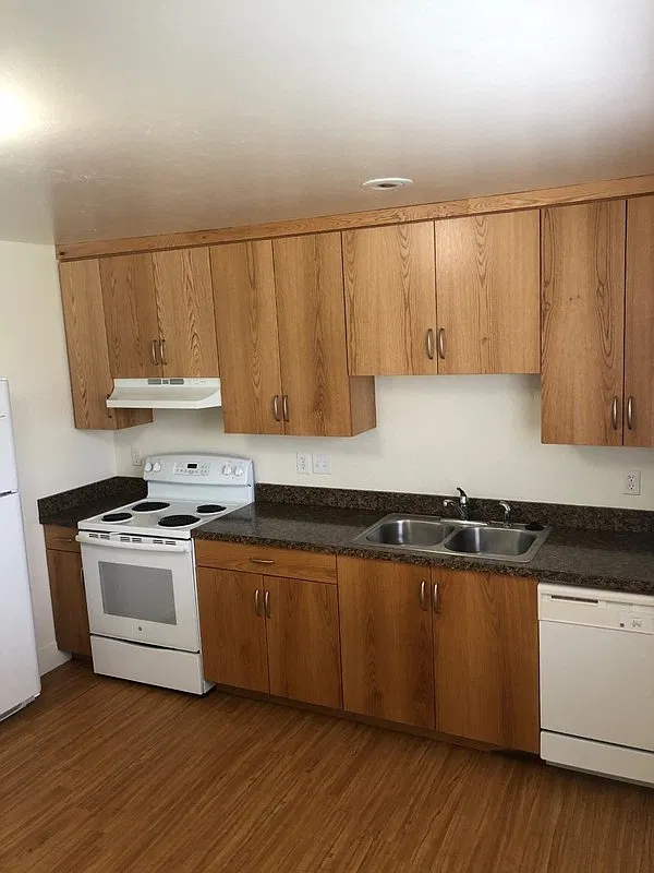 Remodeled Orem 3 bed 1 bath close to UVU — Photo 2