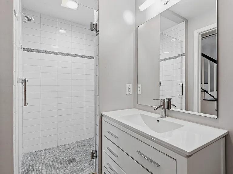 412 S East Ave — Photo 27