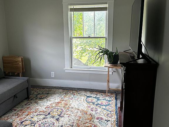 3rd image of 428 Park Pl #2