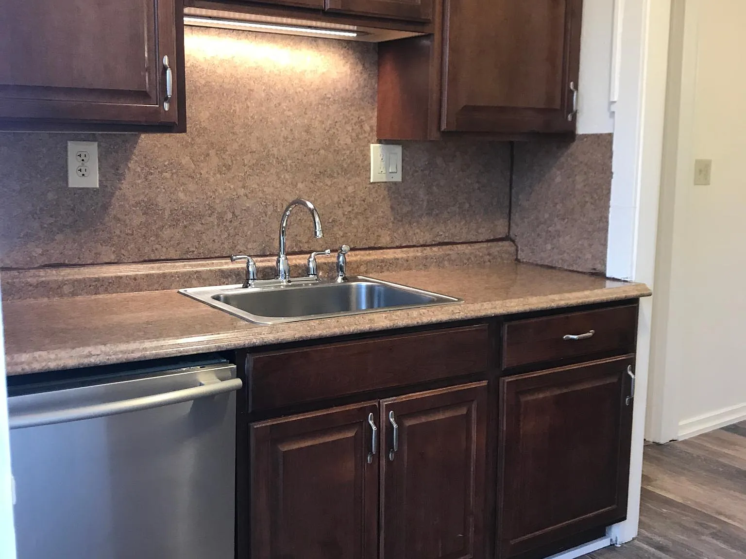 1174 Kenmore Ave — Photo 4