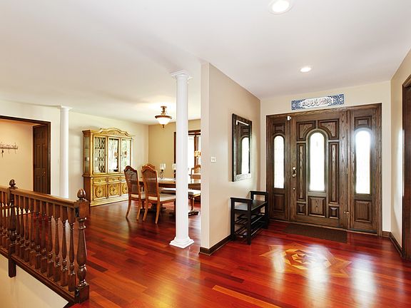 2nd image of 335 Hambletonian Dr