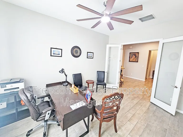 4901 Fairwood Ct — Photo 20