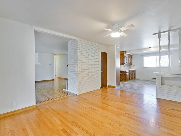 4712 Clarendon Dr — Photo 16