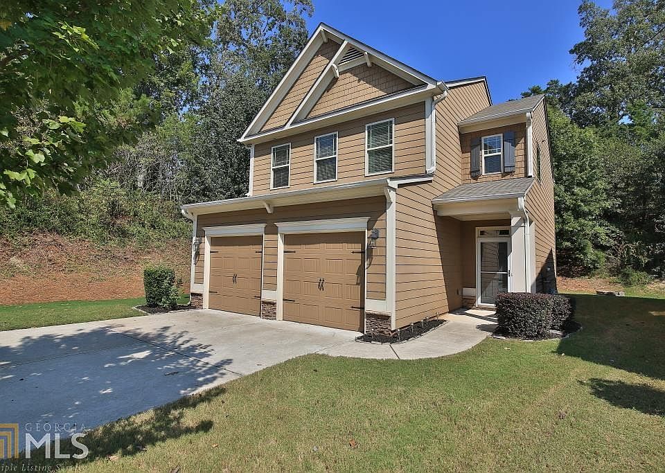 2nd image of 201 Highland Village Ln