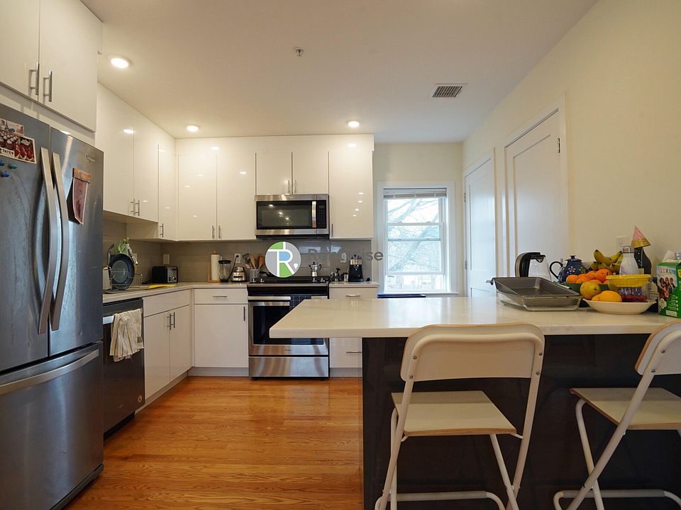 1st image of 15 Kelley Ct