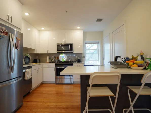 15 Kelley Ct, Brighton, MA 02135