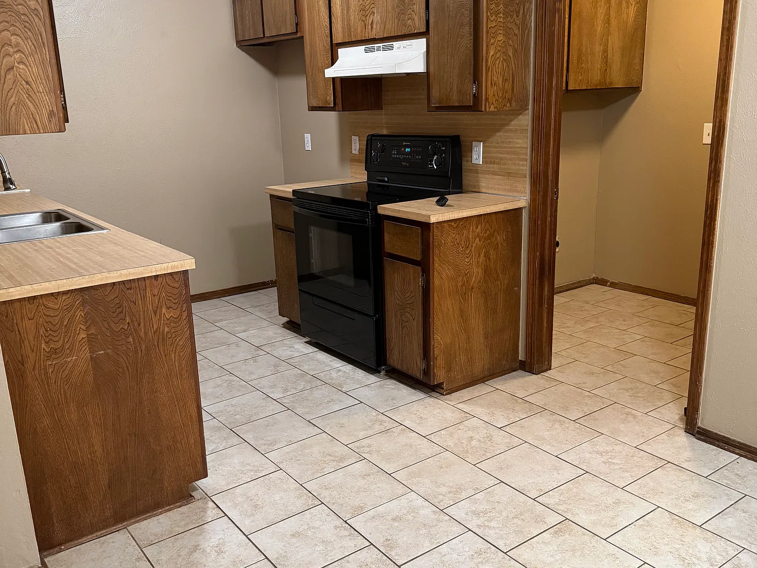 2 bed, 970 sqft, $1,100 — Photo 3