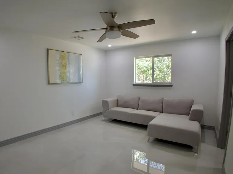 10100 Woodway Dr — Photo 13