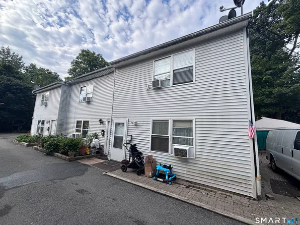 8 Peace Street, Danbury, CT 06810