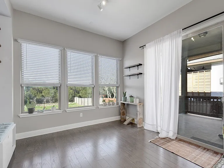 Side room + Patio