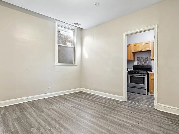 3rd image of 255X W Lombard St #3