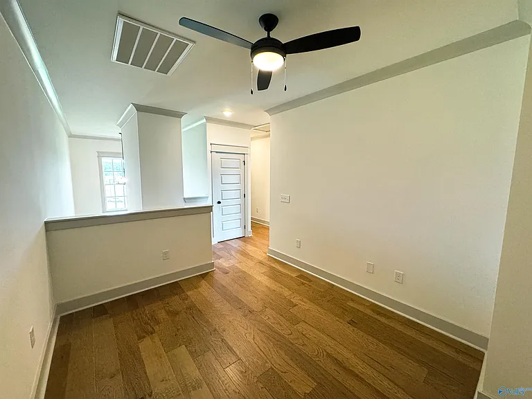 119 Bullpen Aly — Photo 29