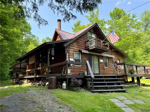 93 Lorton Lake Dr, Altmar, NY 13302