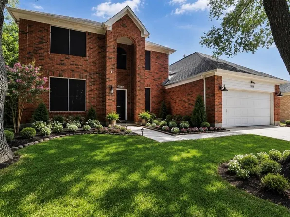 1809 Oak Wood Dr E, Pearland, TX 77581