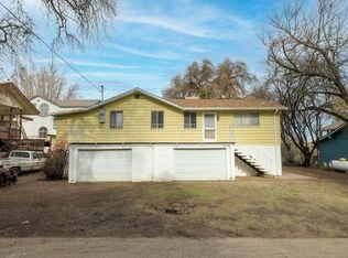 943 E Willow Ave, Manteca, CA 95337