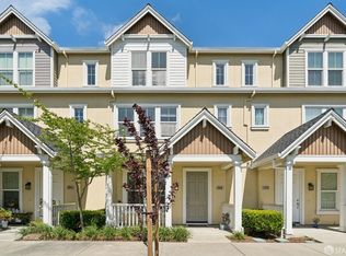 338 Village Ln, Richmond, CA 94801