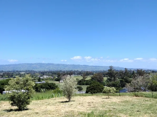 2499 Eastman Lane, Petaluma, CA 94952