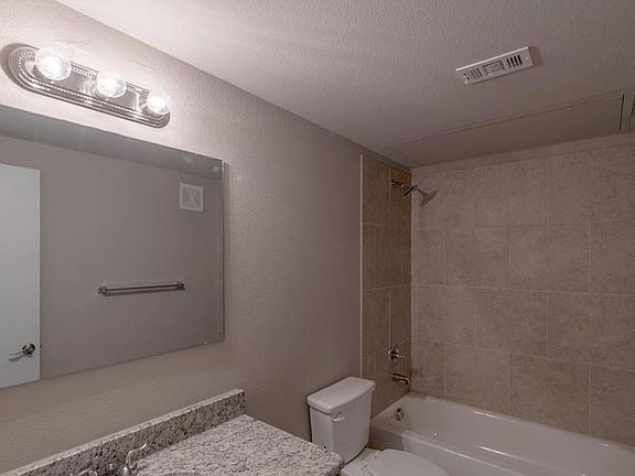 guest/2nd bath