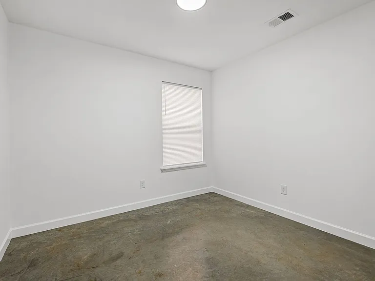 365 Washburn Dr — Photo 12
