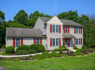 13 Apache Ln, Willow Street, PA 17584