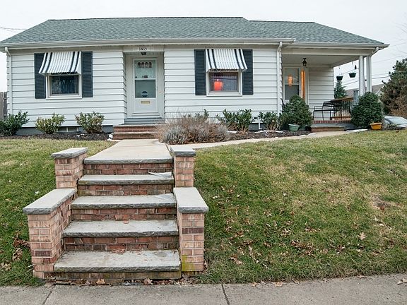 3rd image of 1415 Brooks Blvd
