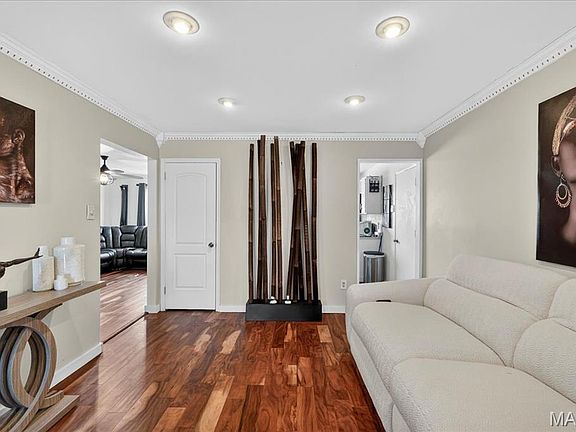 2nd image of 10749 Runningbrook Dr