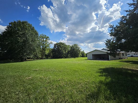 3rd image of 1522 Peach Tree Ln